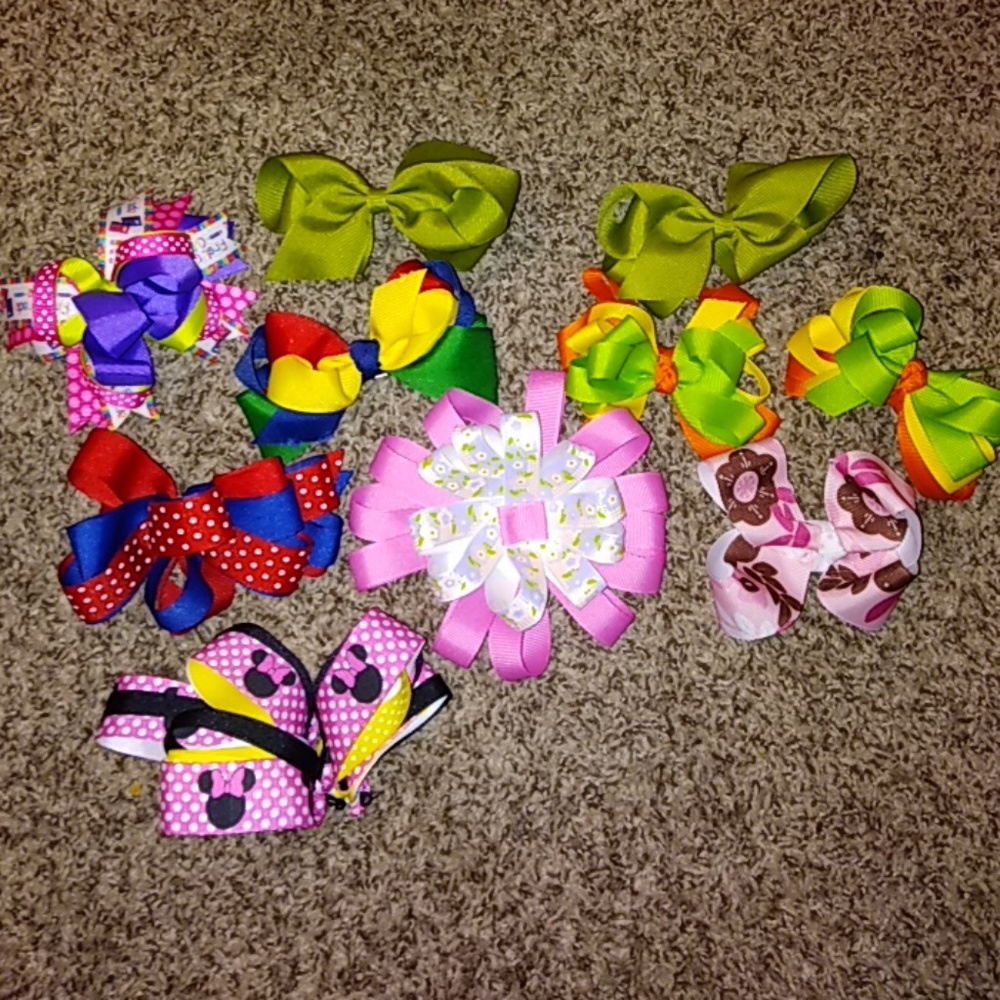 Bundle of 10 bows.